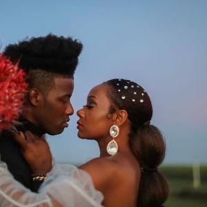 Meet your Posher, Santana